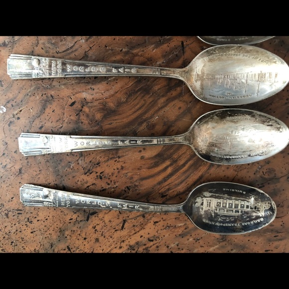 Vintage 1939 NY Worlds Fair Silver Spoons - Picture 4 of 6
